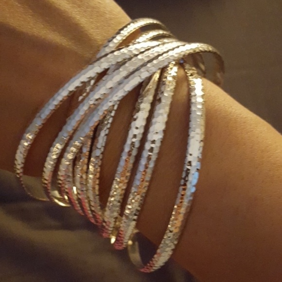 9 Silver Bracelets-connected. - Picture 1 of 2